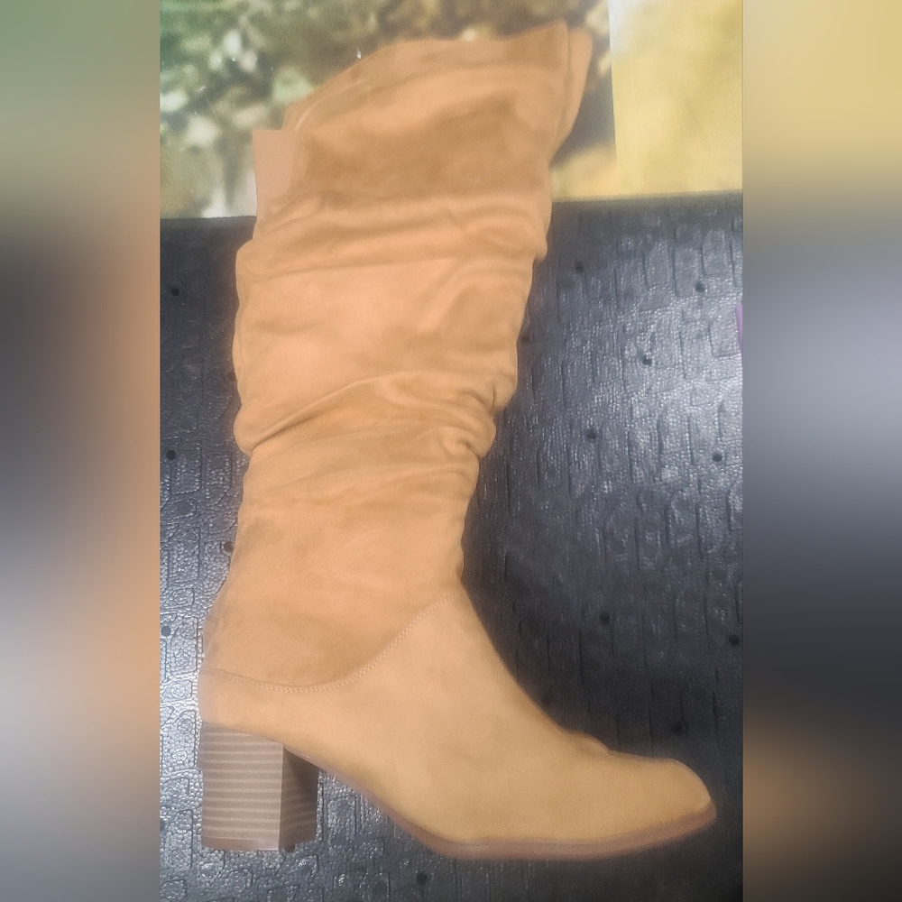 Cute Boots , size 11